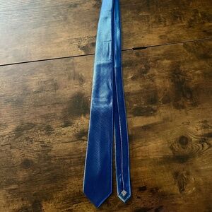 Isaac Mizrahi Men's Solid 100 polyester Blue Textured Weave Neck Tie Navy